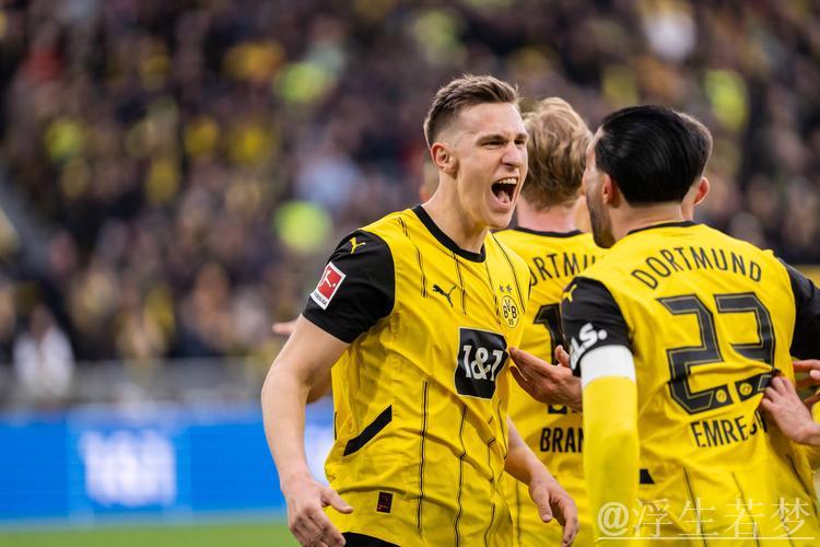 施洛特贝克获多特4500万欧新标价,续约年薪高达1400万欧。 施洛特贝克获多特4500万欧新标价,续约年薪高达1400万欧。